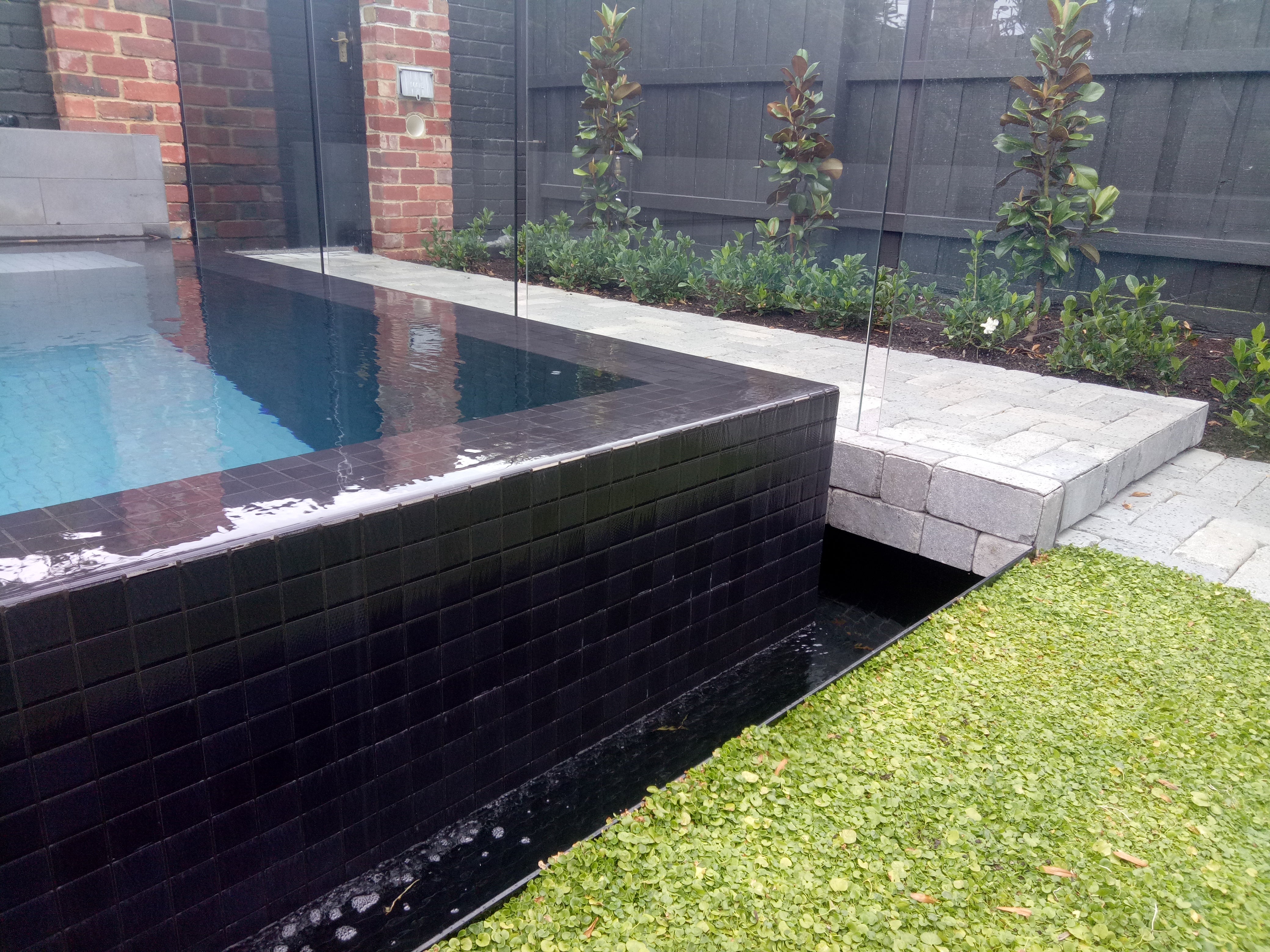 Pelago Graphite 47x47 Mosaic