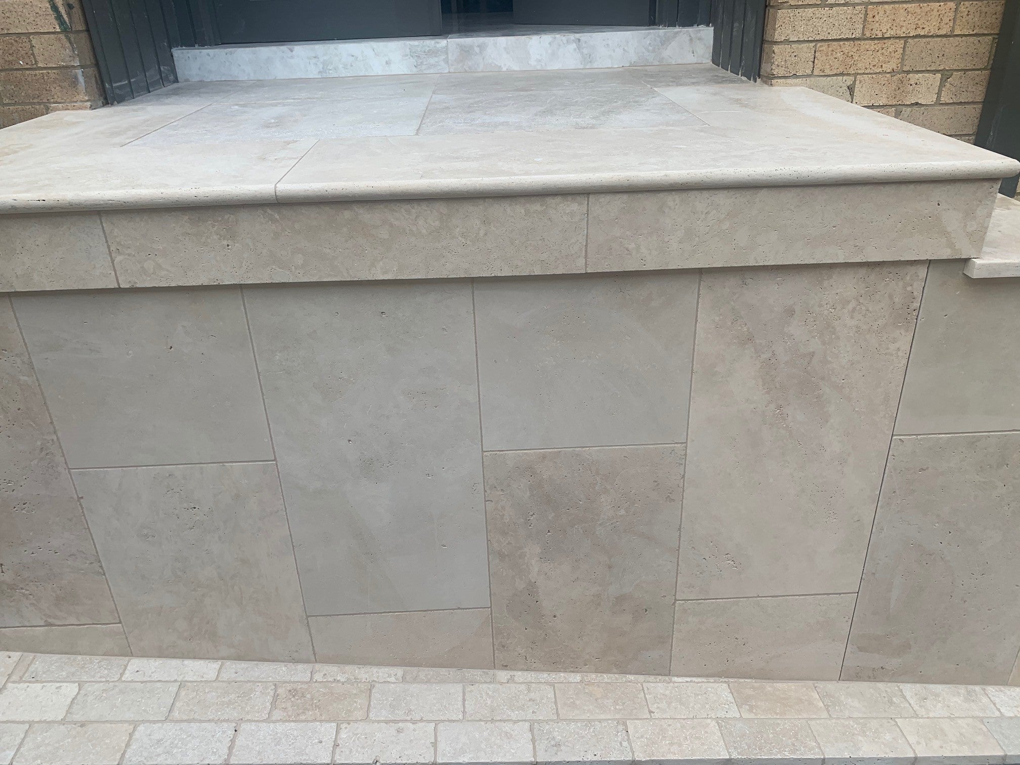 Coastal Beige Tumbled Travertine Bullnose Pool Coping 1220X406X30