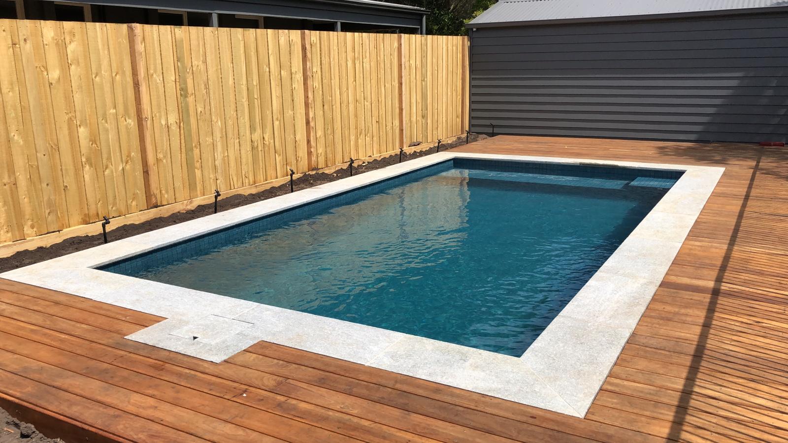 Maris Green 47x47 Mosaic