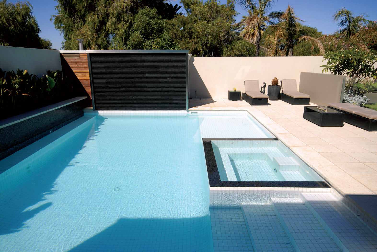 Maris White 47x47 Mosaic