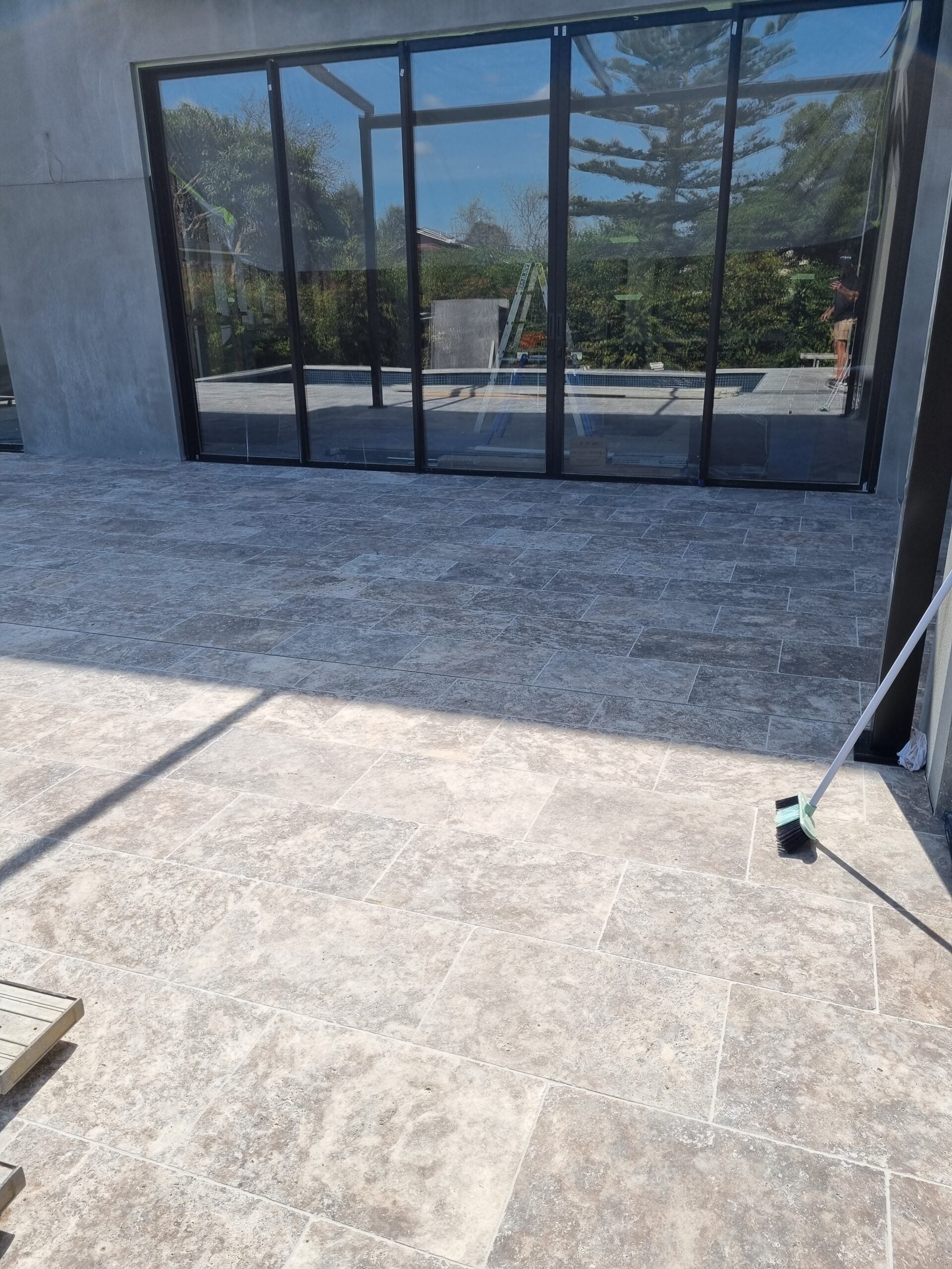 Silver Mist Tumbled Travertine Crazy Pave Random 20mm