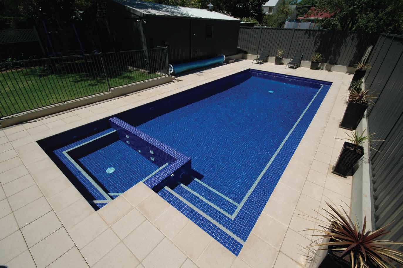 Maris Sapphire 47x47 Mosaic