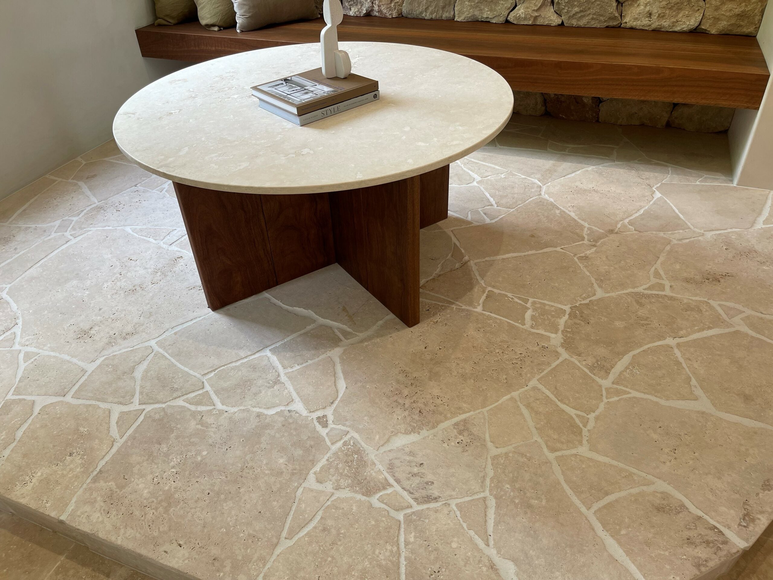 Coastal Beige Tumbled Travertine Crazy Pave Random 20mm