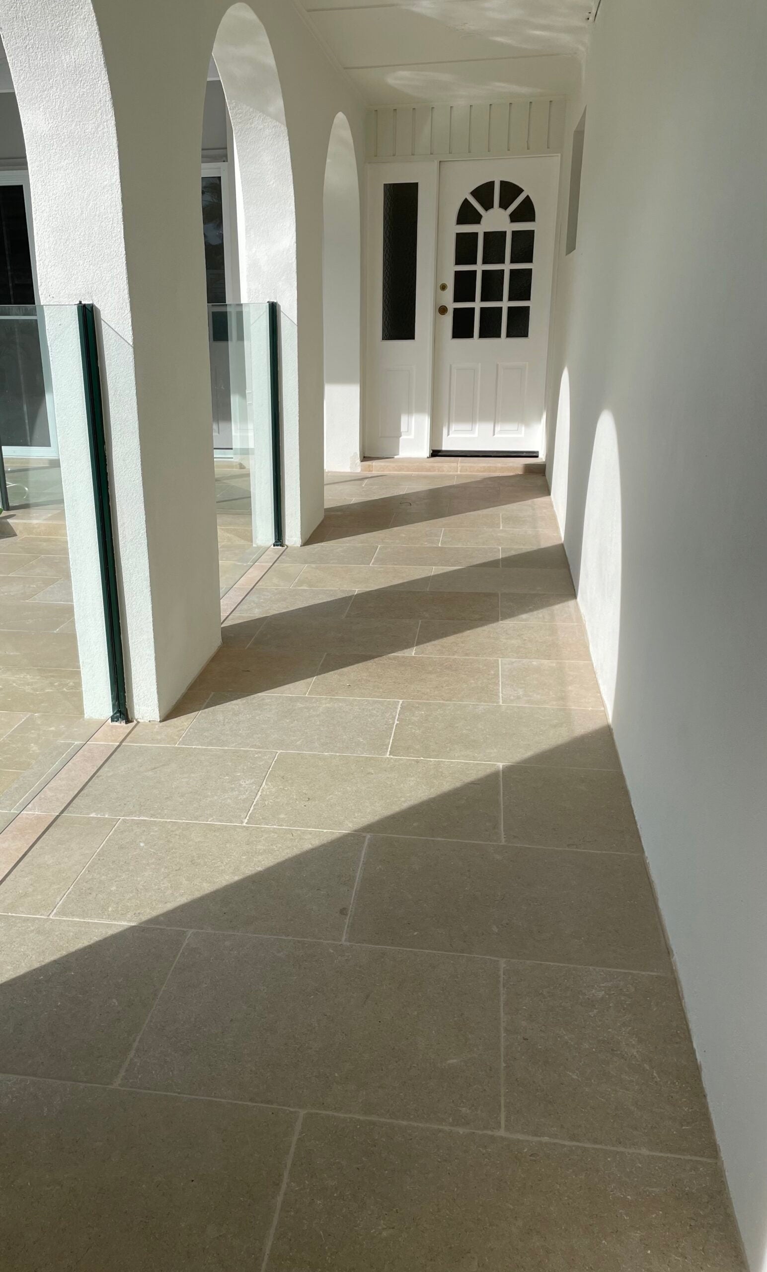 Pontic External Limestone Tumbled & Acid Washed Paver 610x406x30